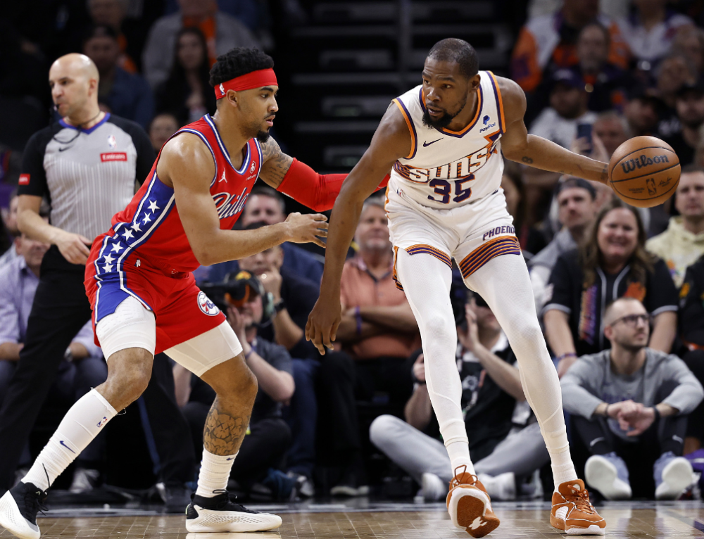 包含夏洛特黄蜂训练开放日，冲刺阶段复出首秀引欢呼，NBA常规赛在即，医务组通报恢复的词条-爱游戏官方网站