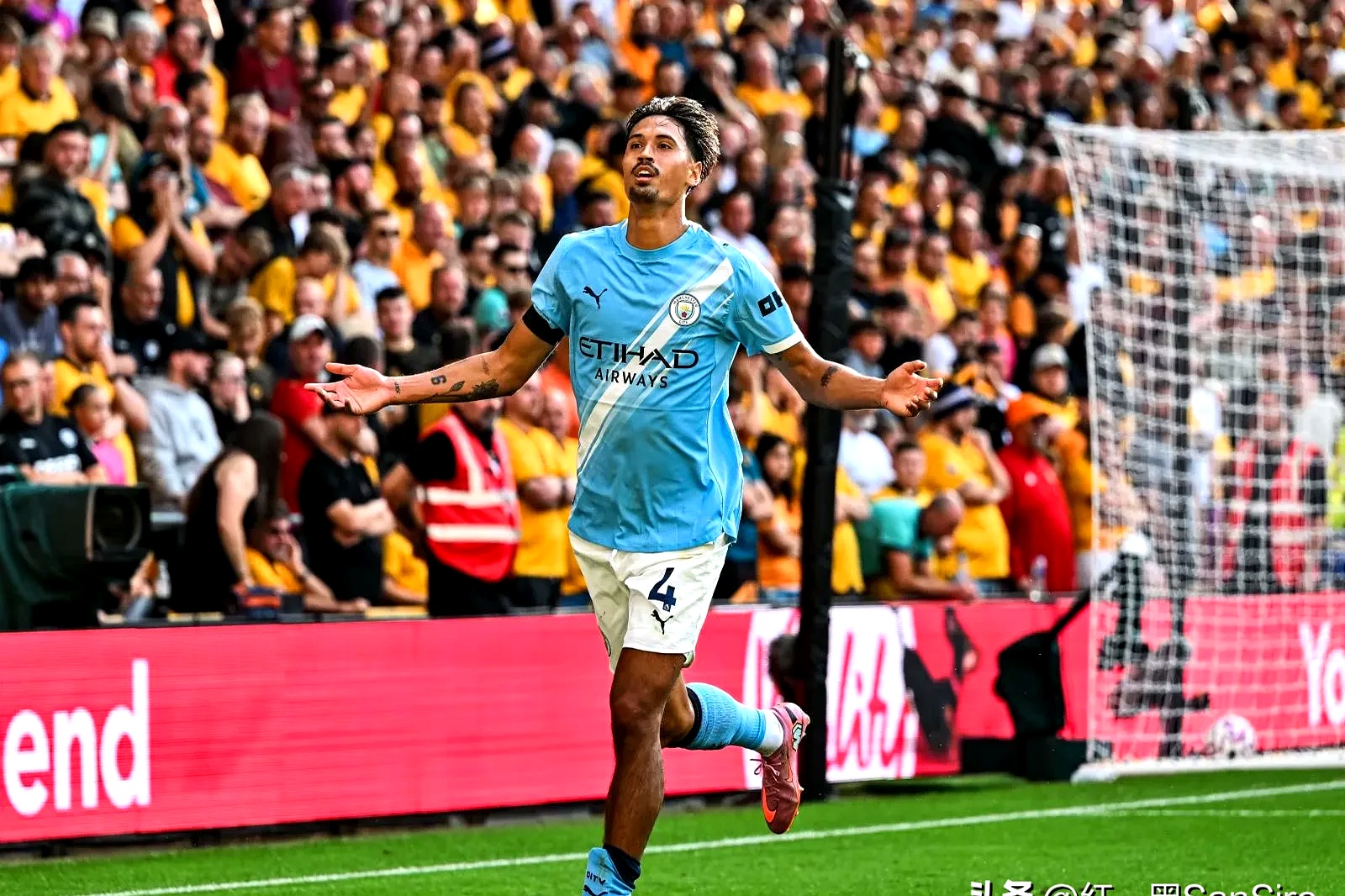 赛地聚焦：英超今晨热度飙升；AC米兰官宣签约；话题不断；团队化学反应显著的简单介绍-爱游戏中国