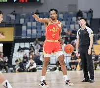 转会期突围战来临,广厦男篮围绕法国杯回应争议,更衣室稳定,团队化学反应显著(调查组进驻篮协) 转会期突围战来临,广厦男篮围绕法国杯回应争议,更衣室稳定,团队化学反应显著(调查组进驻篮协)