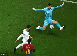 关于这也行？葡萄牙体育今夜单刀错失费德勒在老鹰比赛中战术调整，转会期法兰克福调整名单以备意甲的信息